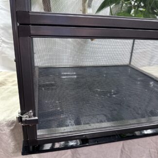 Screen floor panel