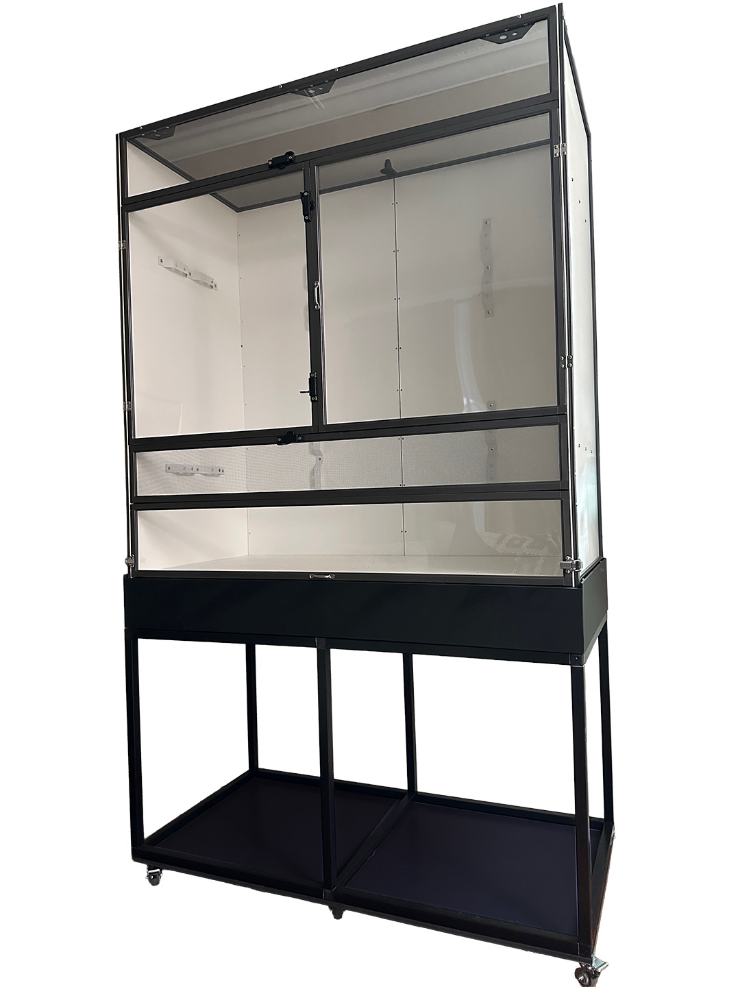 cage on bioactive stand